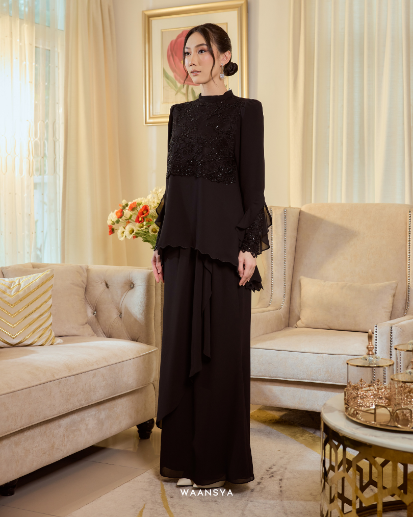 ELEANOR IN BLACK