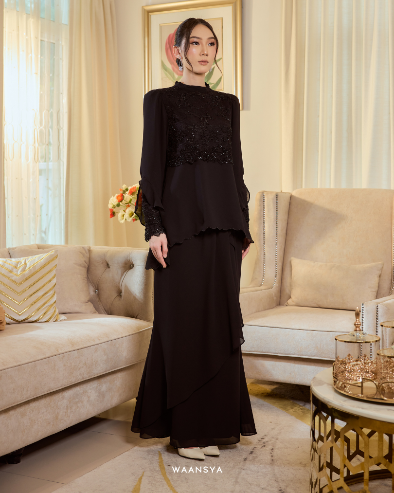 ELEANOR IN BLACK
