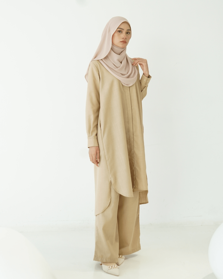 LUNA SUIT IN CREAM TAN