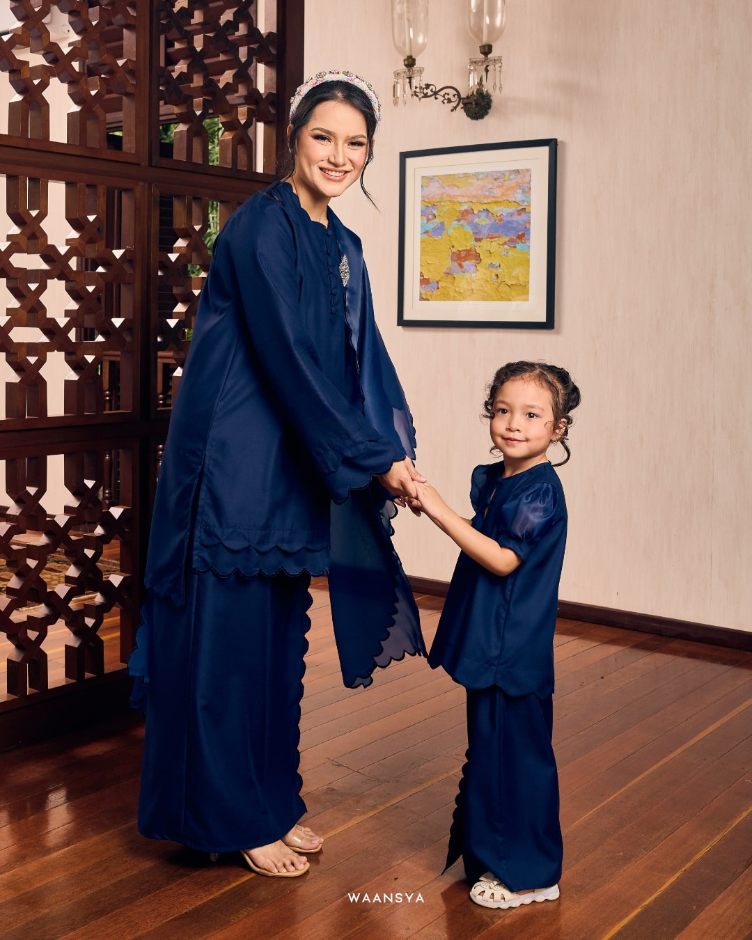 MAHSURI KIDS IN NAVY BLUE