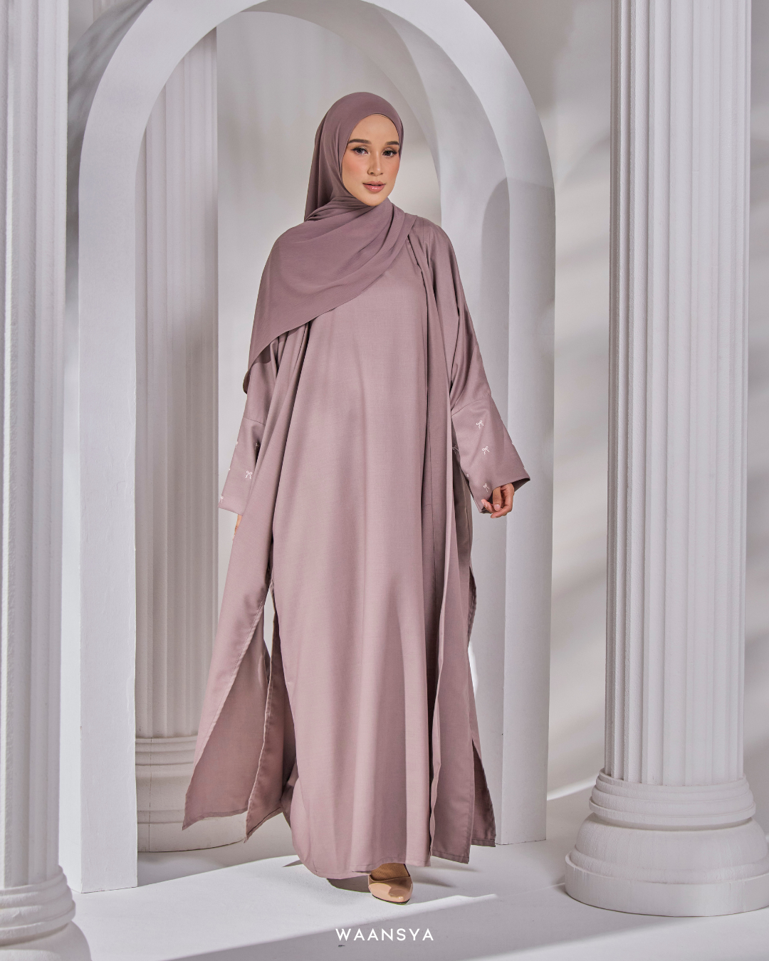 HAYAA ABAYA IN MAUVE