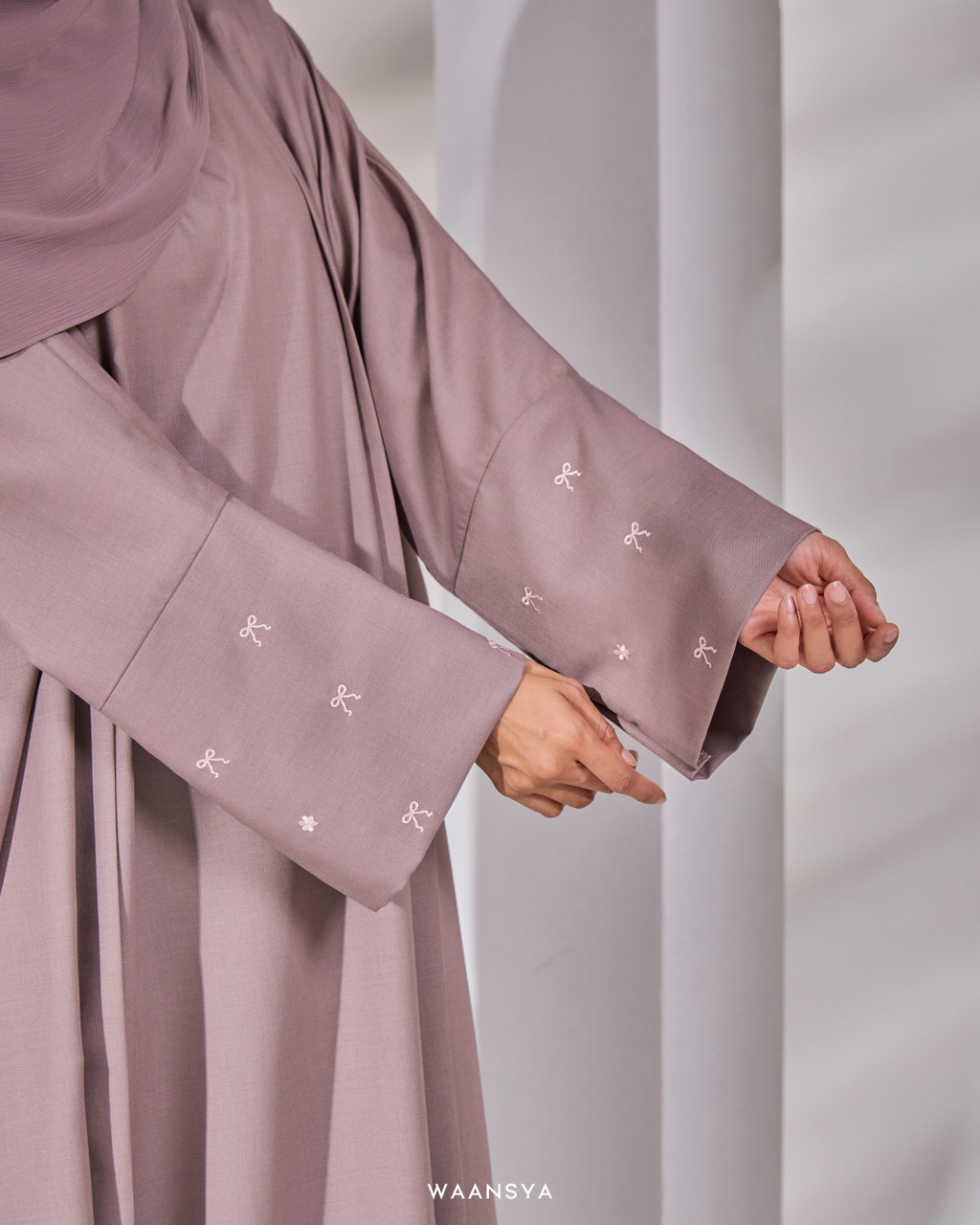 HAYAA ABAYA IN MAUVE