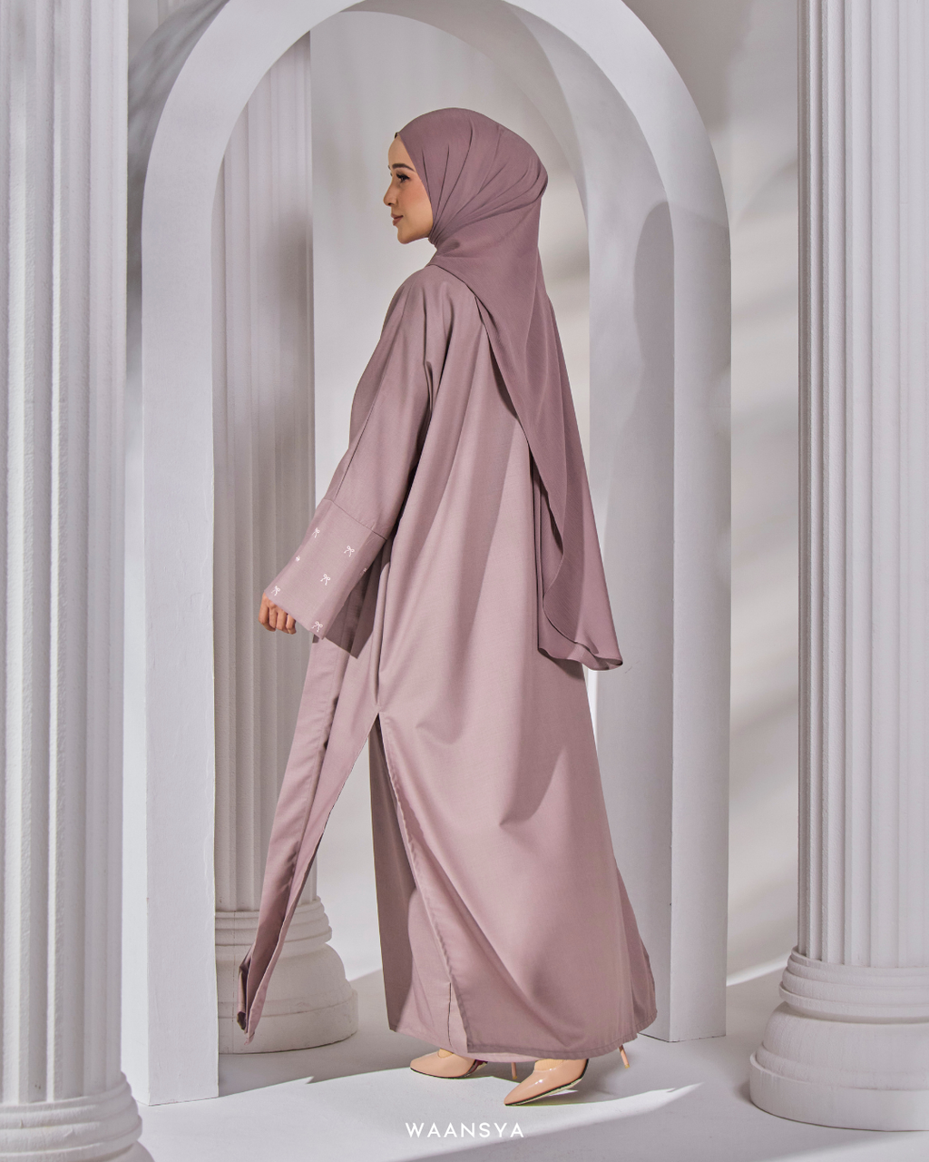 HAYAA ABAYA IN MAUVE