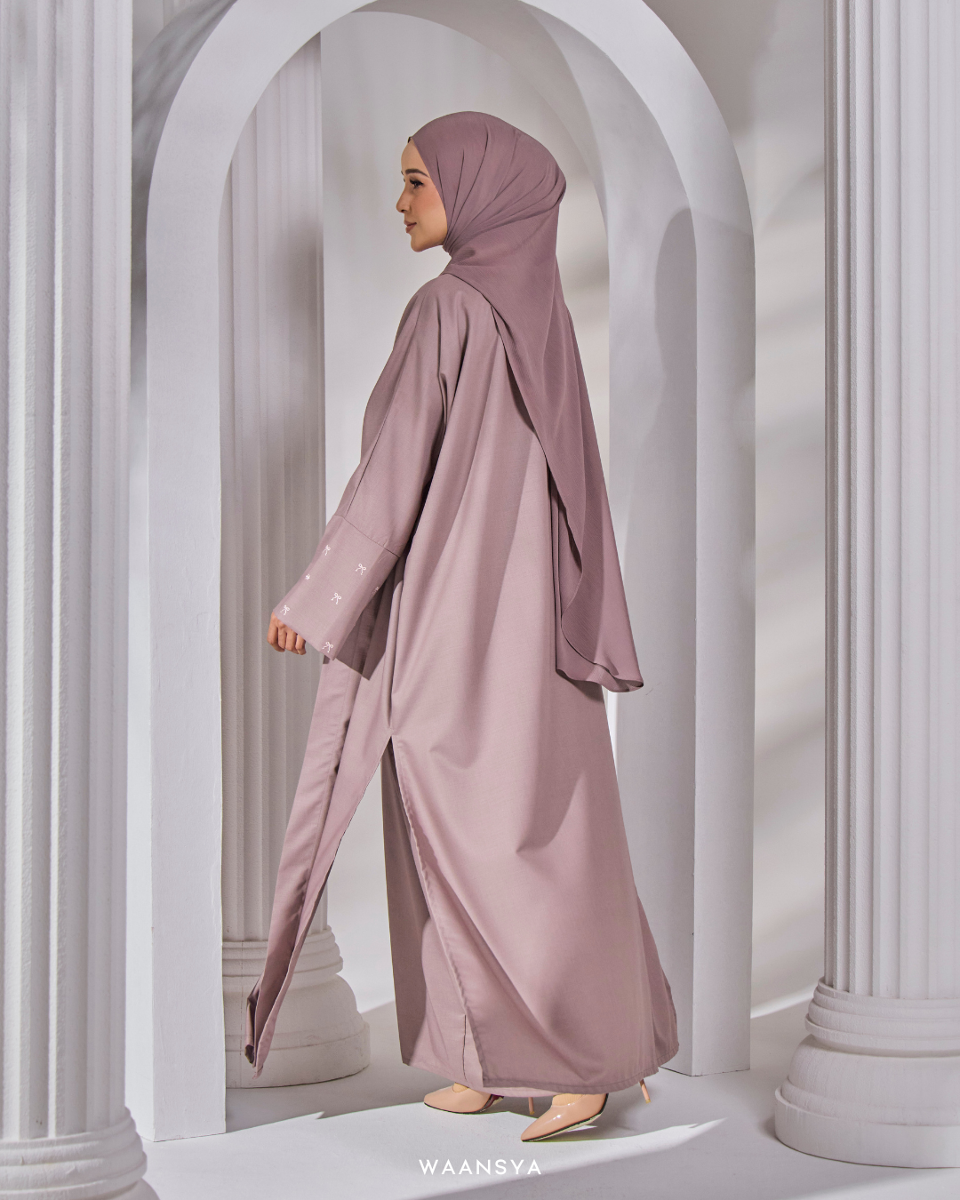 HAYAA ABAYA IN MAUVE