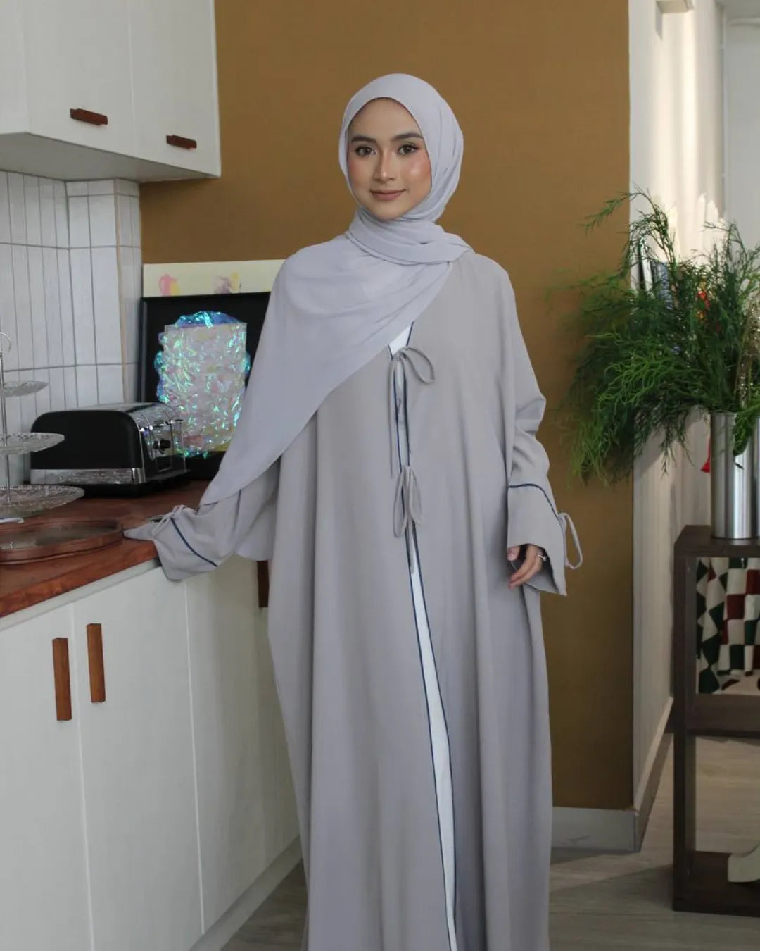 INAYA ABAYA IN LIGHT GREY