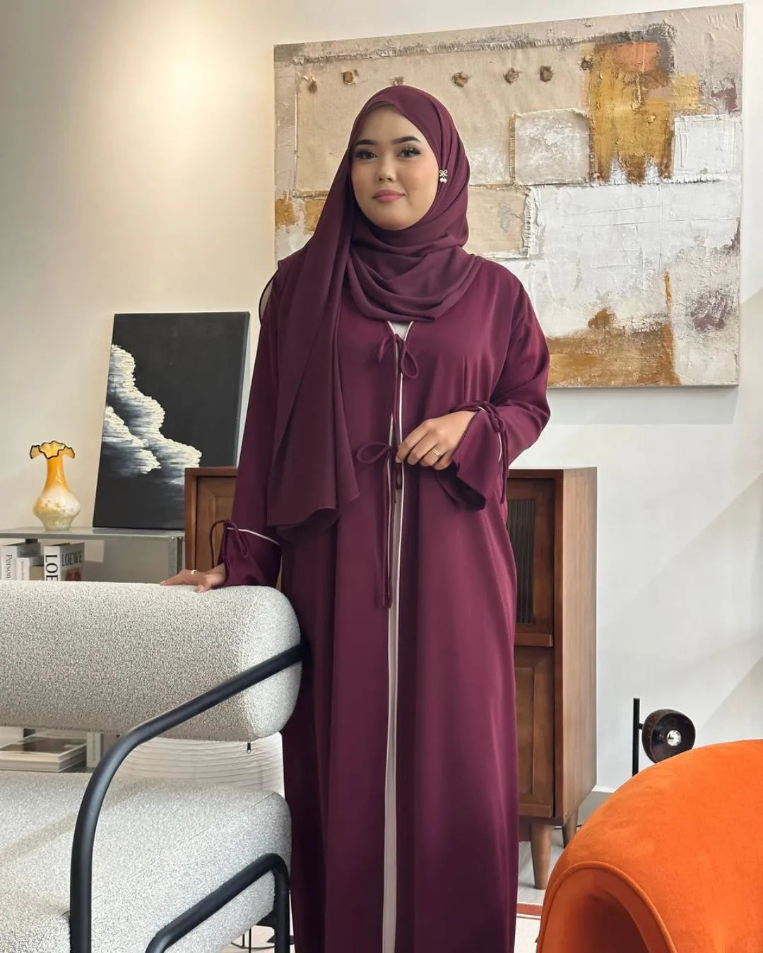 INAYA ABAYA IN MAROON