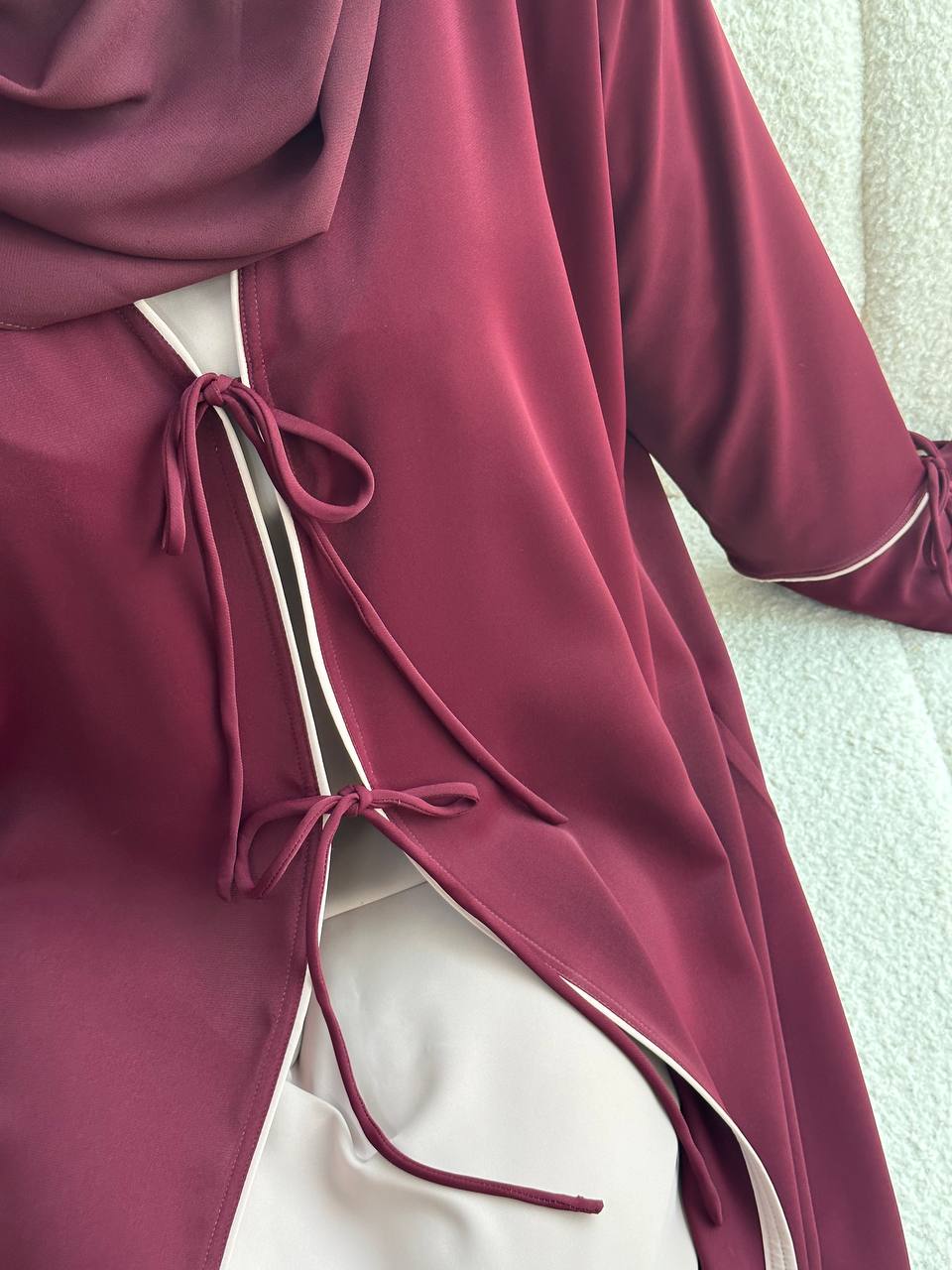 INAYA ABAYA IN MAROON