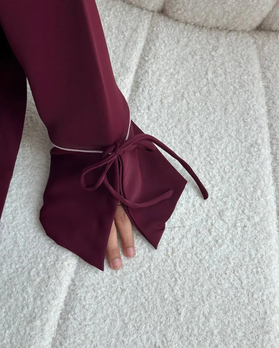 INAYA ABAYA IN MAROON