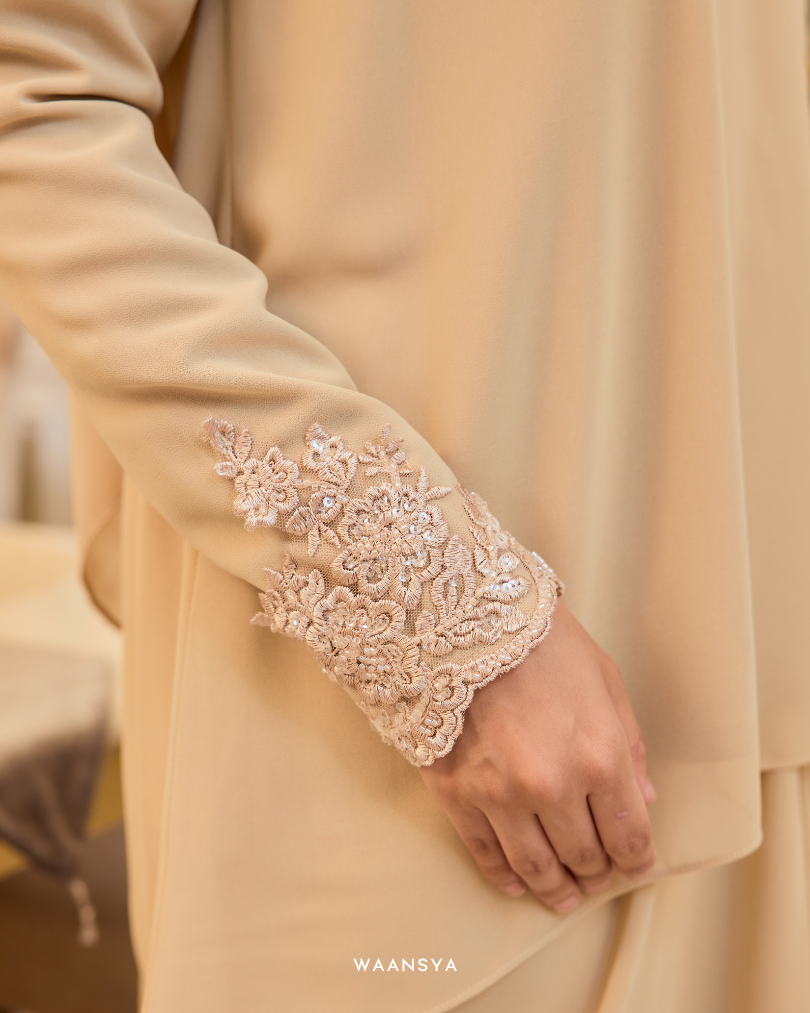 EVELYN KURUNG IN NUDE TAN