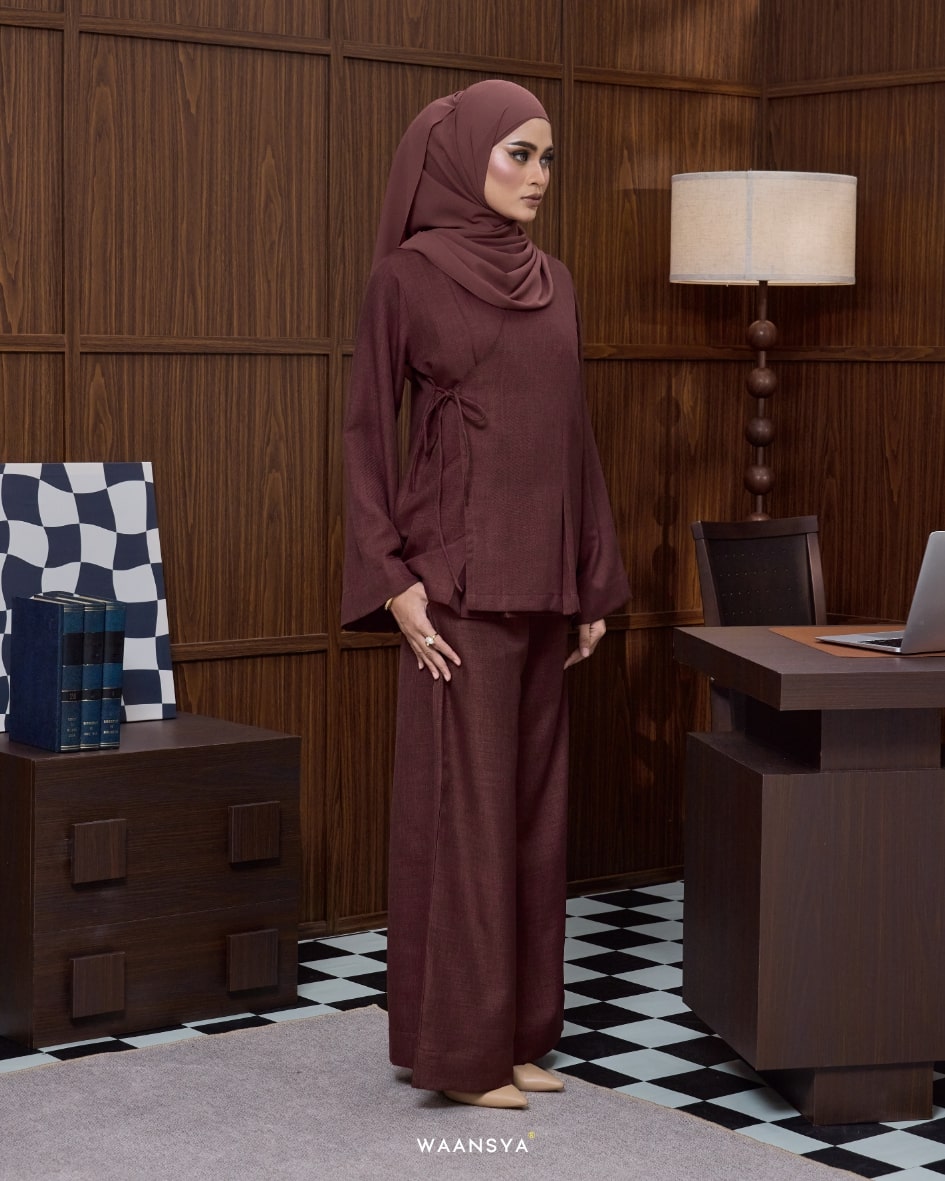 SERENA SUIT IN MAHOGANY