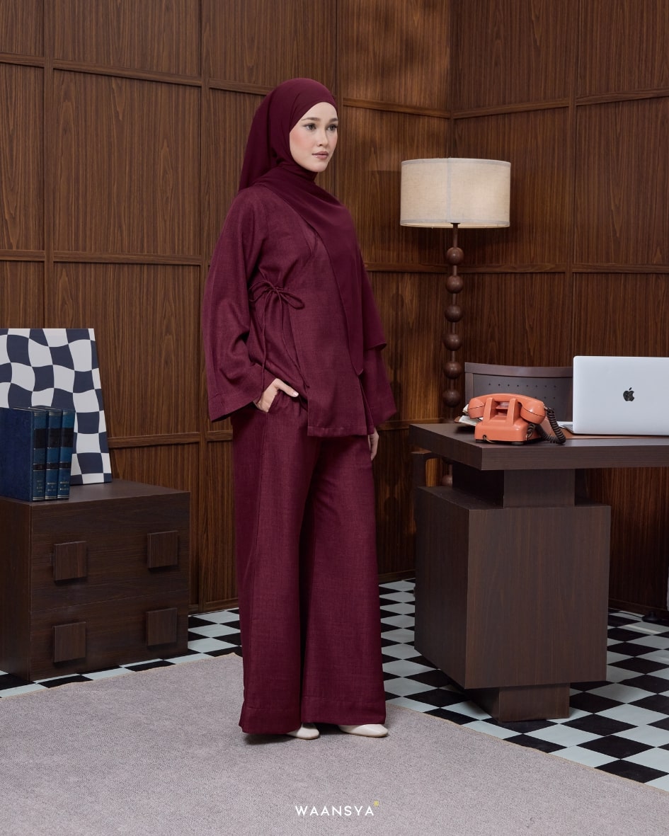 SERENA SUIT IN BURGUNDY