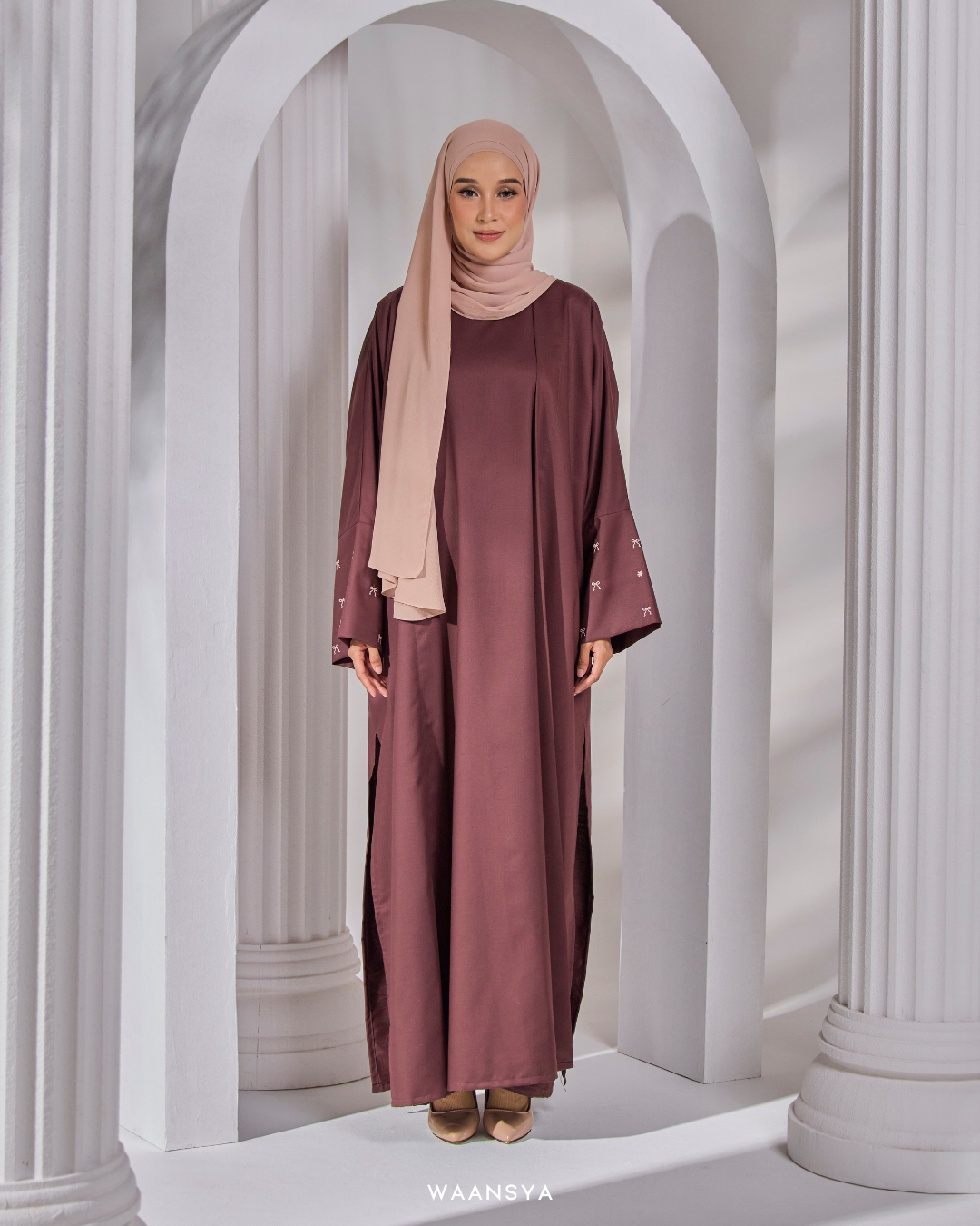 HAYAA ABAYA IN WALNUT BROWN