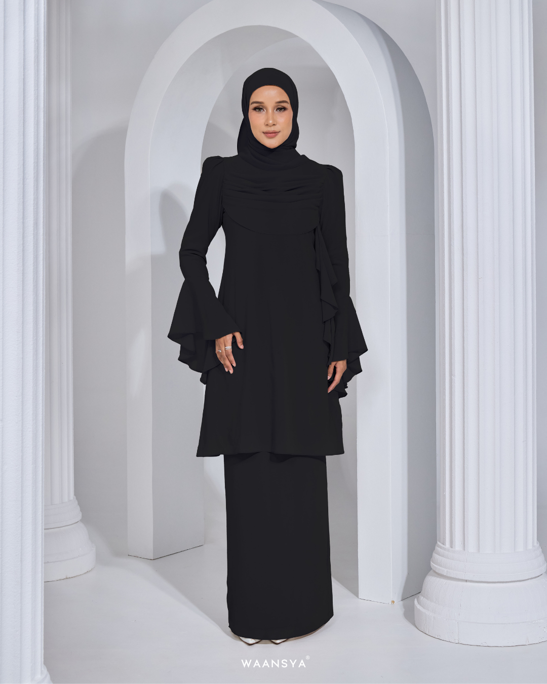 ANGGUN KURUNG IN BLACK