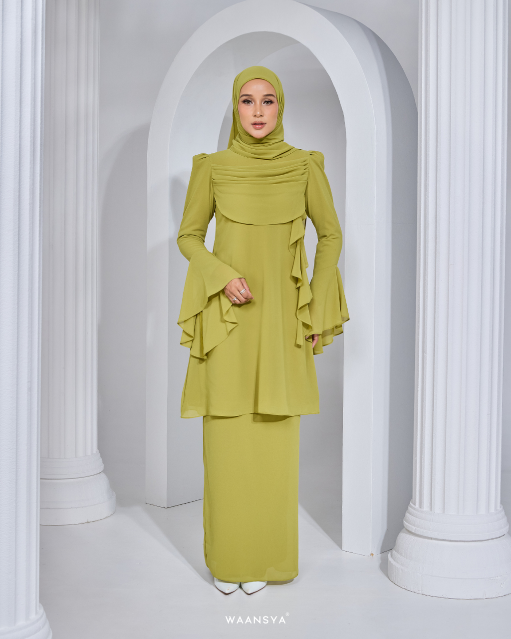 ANGGUN KURUNG IN LIME GREEN