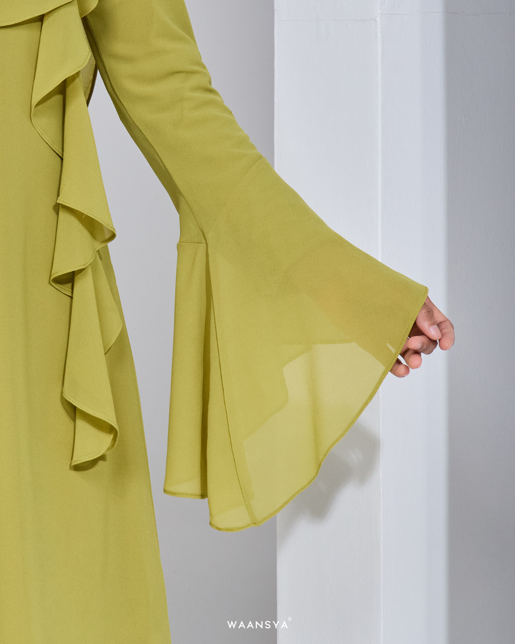 ANGGUN KURUNG IN LIME GREEN