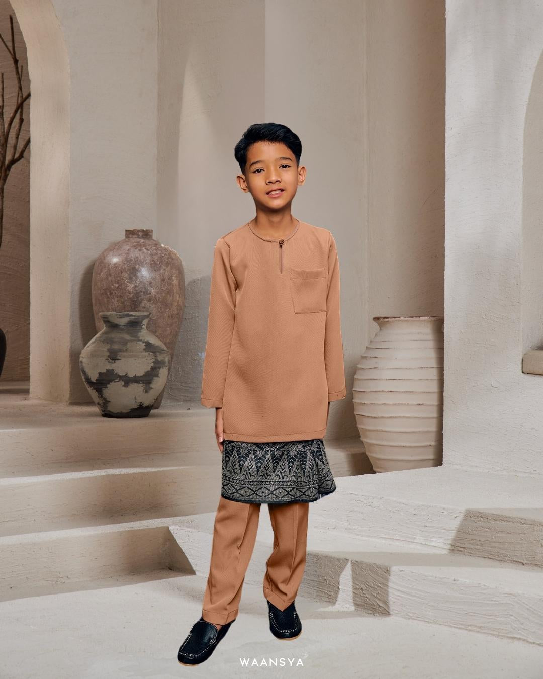 INDERA KIDS IN NUDE