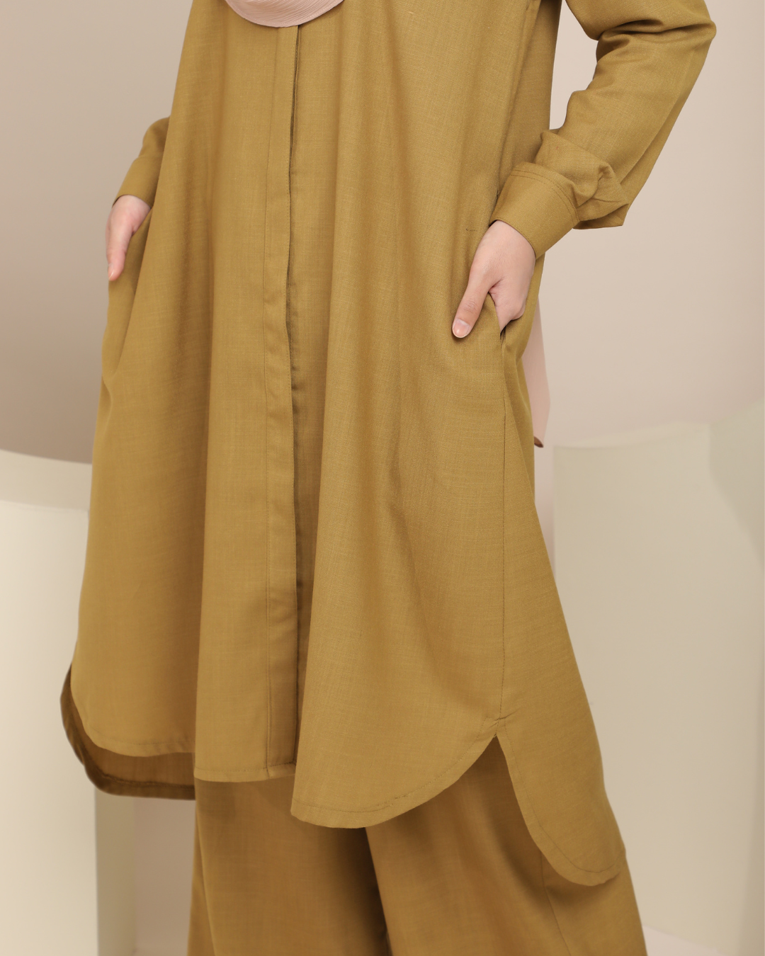 LUNA SUIT IN OLIVE