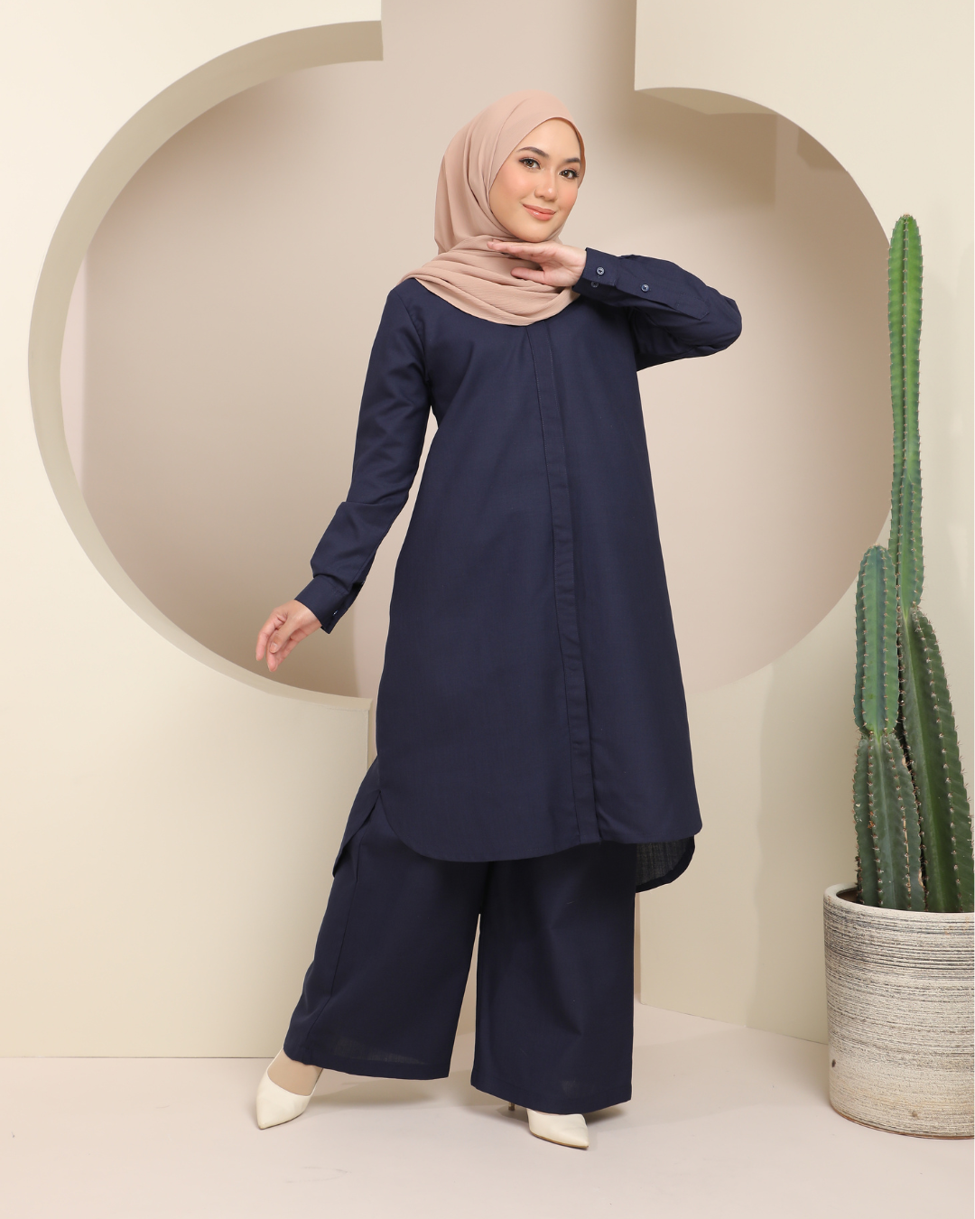 LUNA SUIT IN NAVY BLUE