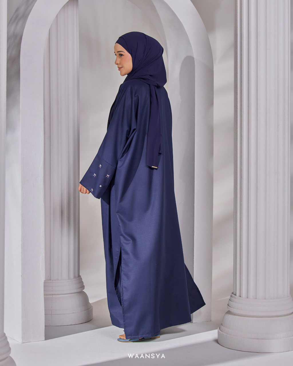 HAYAA ABAYA IN NAVY BLUE