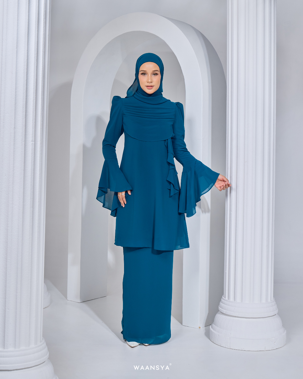 ANGGUN KURUNG IN TEAL BLUE