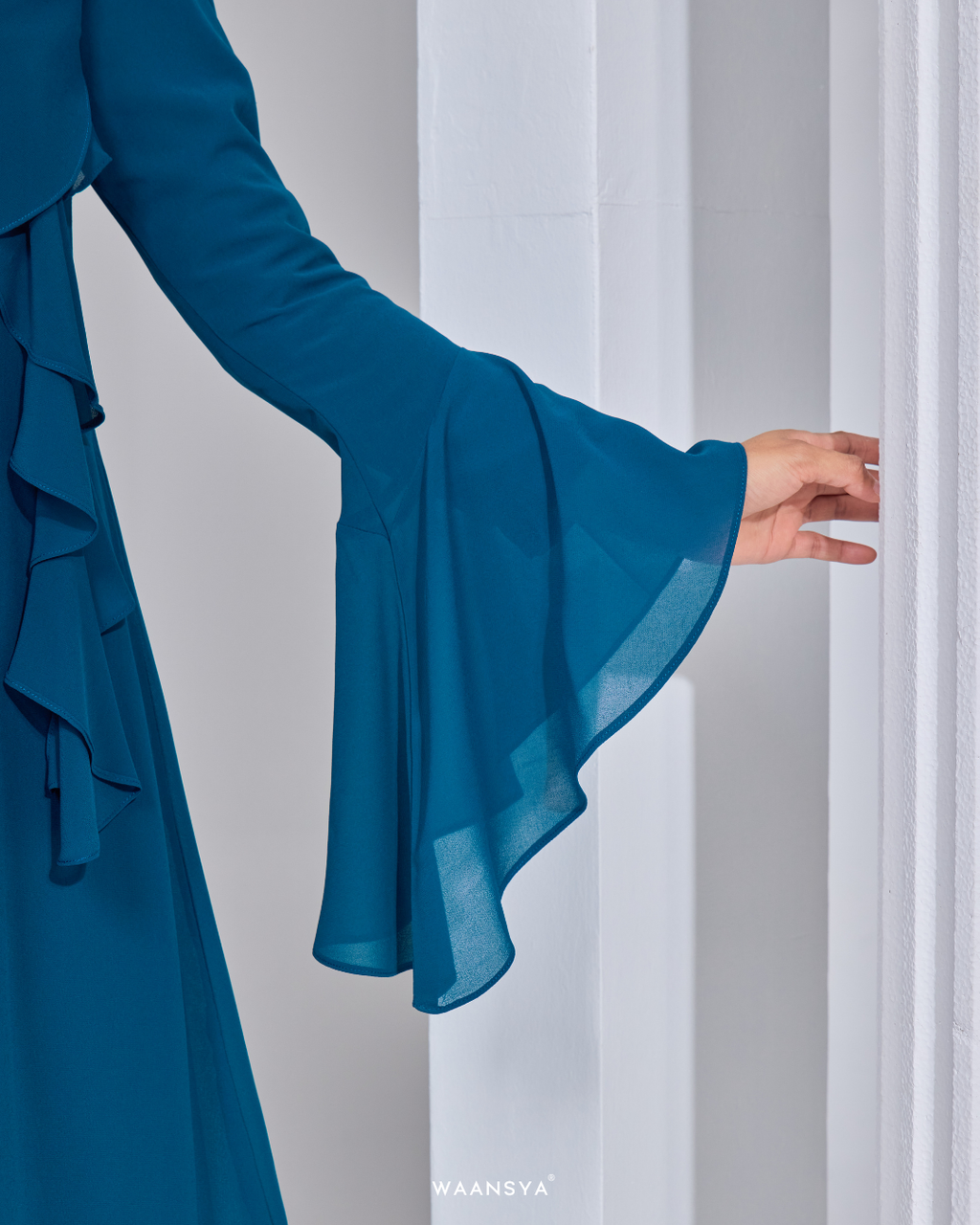 ANGGUN KURUNG IN TEAL BLUE