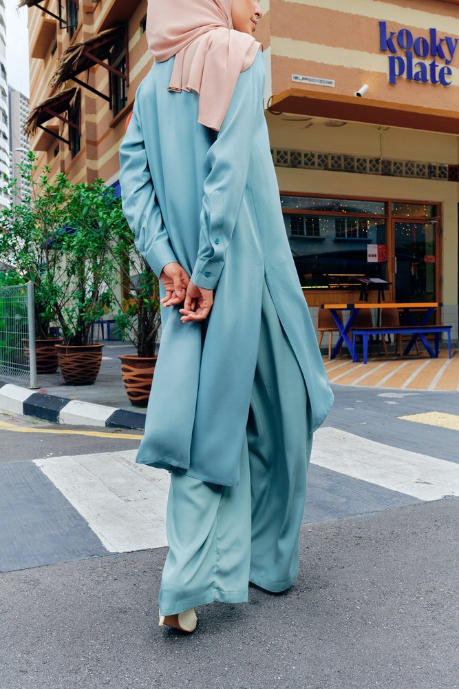 GRACE IN AQUA BLUE