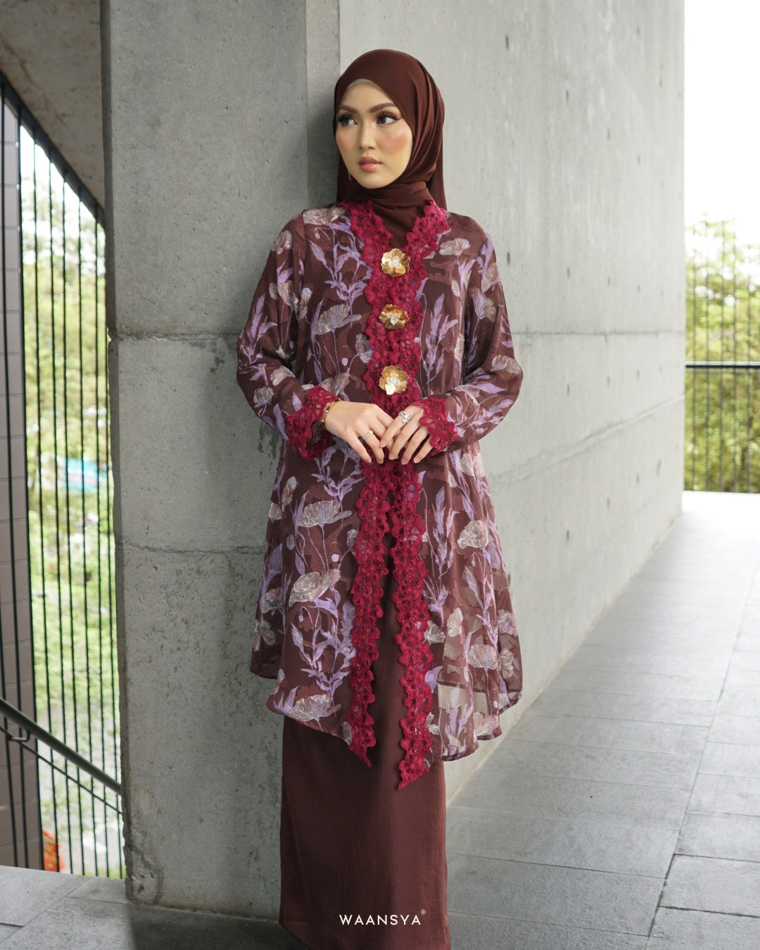 THEA KEBAYA IN BERRY PLUM