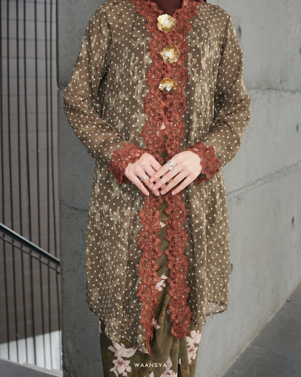THEA KEBAYA IN OLIVE