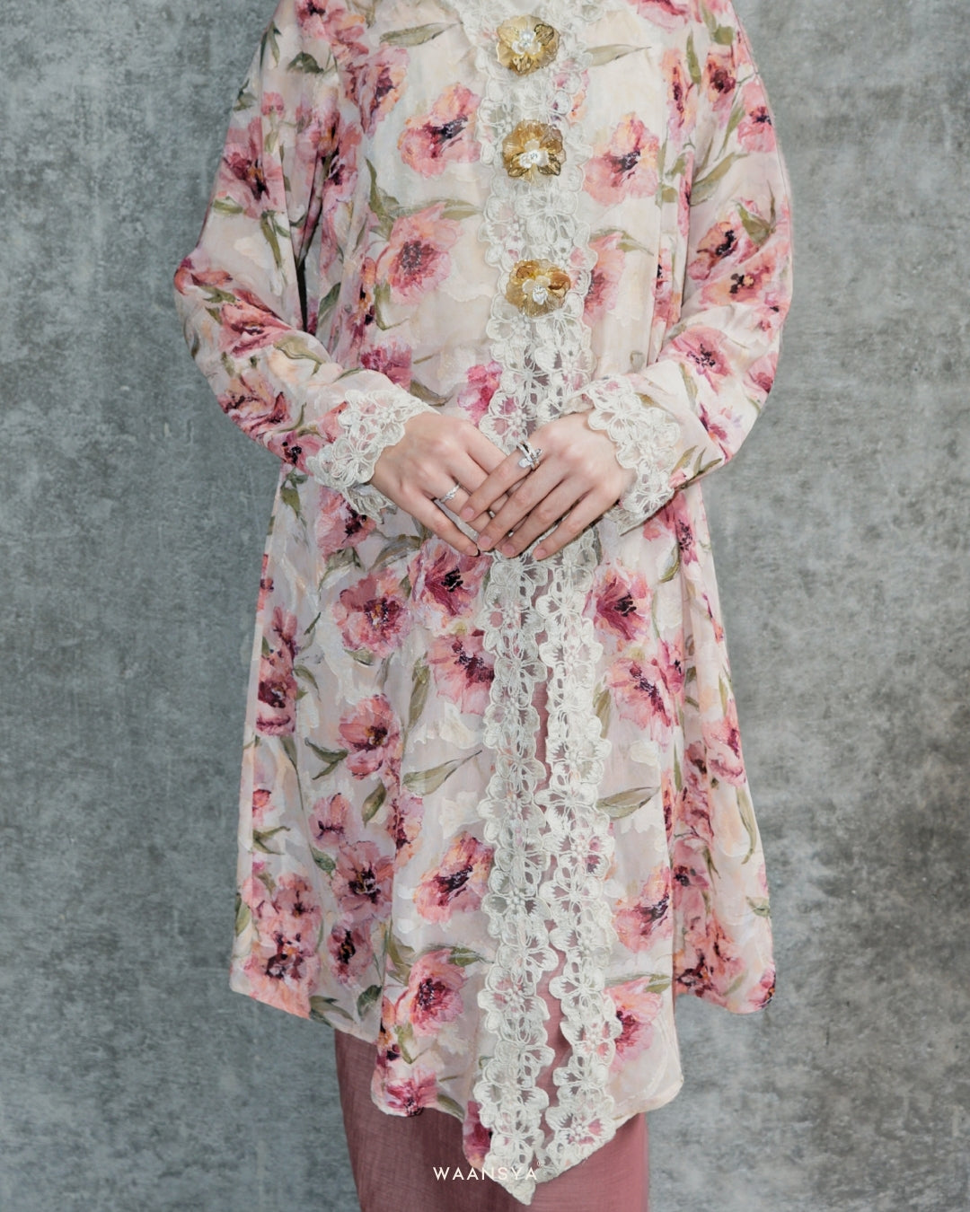 THEA KEBAYA IN BLOSSOM PEACH