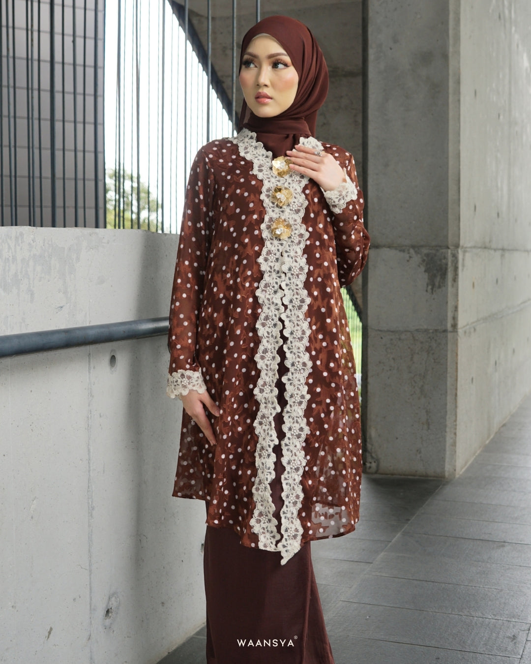 THEA KEBAYA IN ESPRESSO