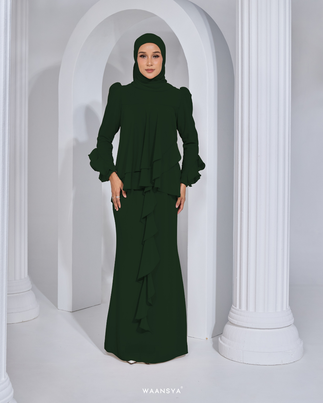 AURORA KURUNG IN EMERALD GREEN