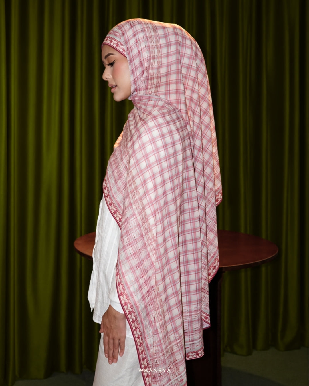 PLAID-KAT PRINTED CHIFFON SHAWL IN SAGU