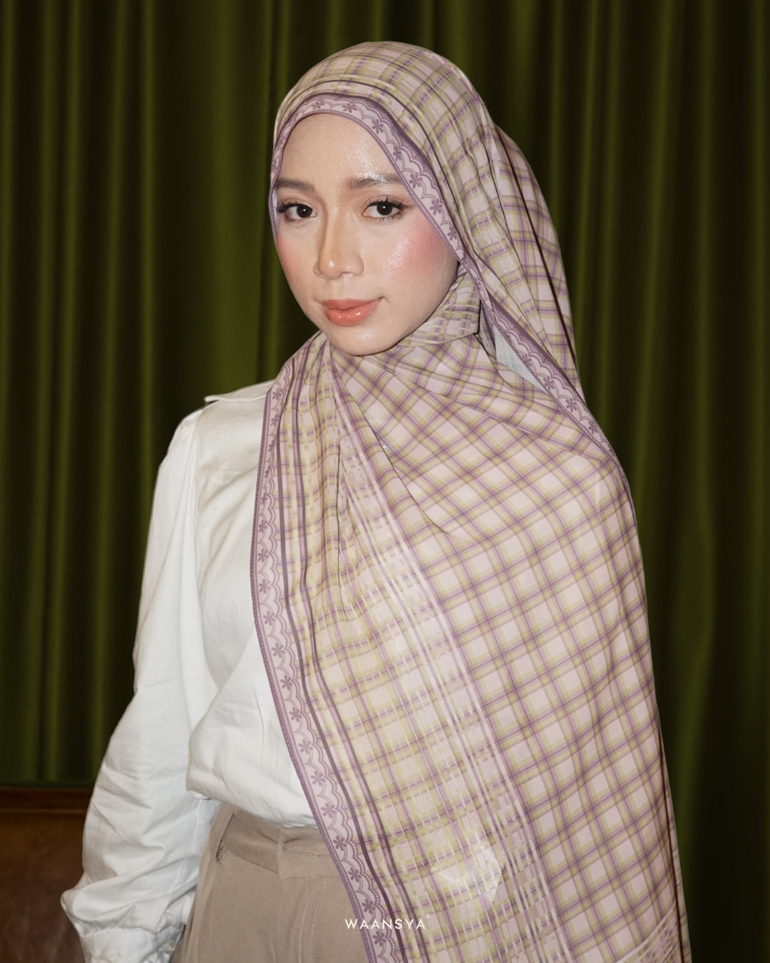 PLAID-KAT PRINTED CHIFFON SHAWL IN MANGGIS