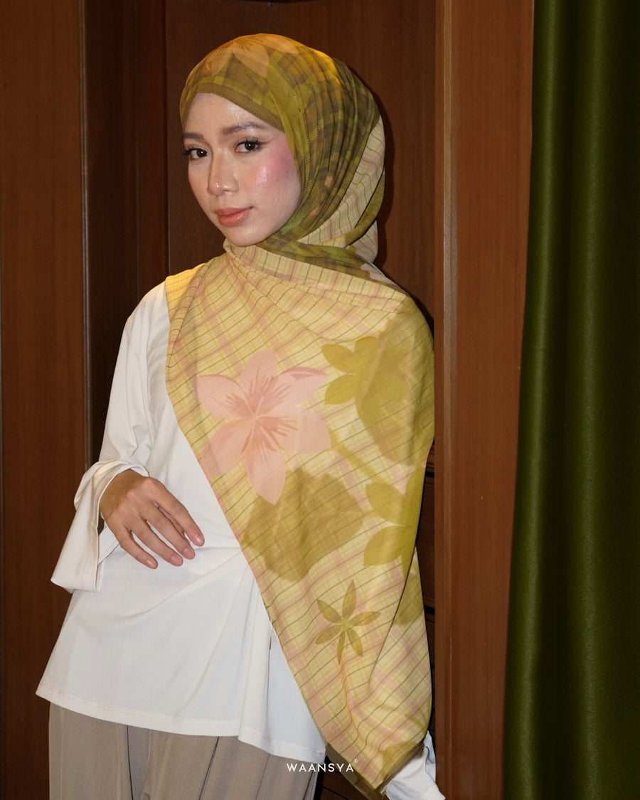 VINTAGE BLOOM PRINTED CHIFFON SHAWL IN CLOVER
