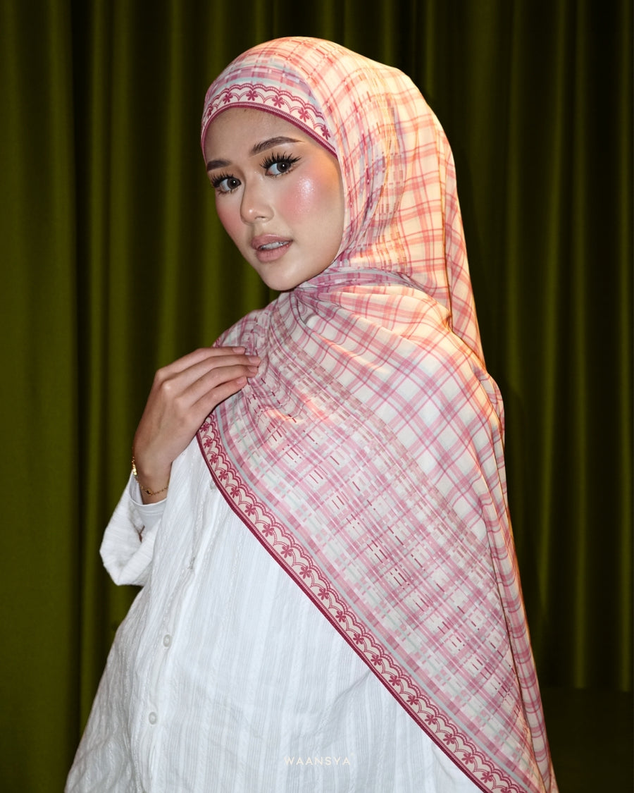 PLAID-KAT PRINTED CHIFFON SHAWL IN SAGU