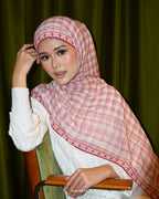 PLAID-KAT PRINTED CHIFFON SHAWL IN SAGU